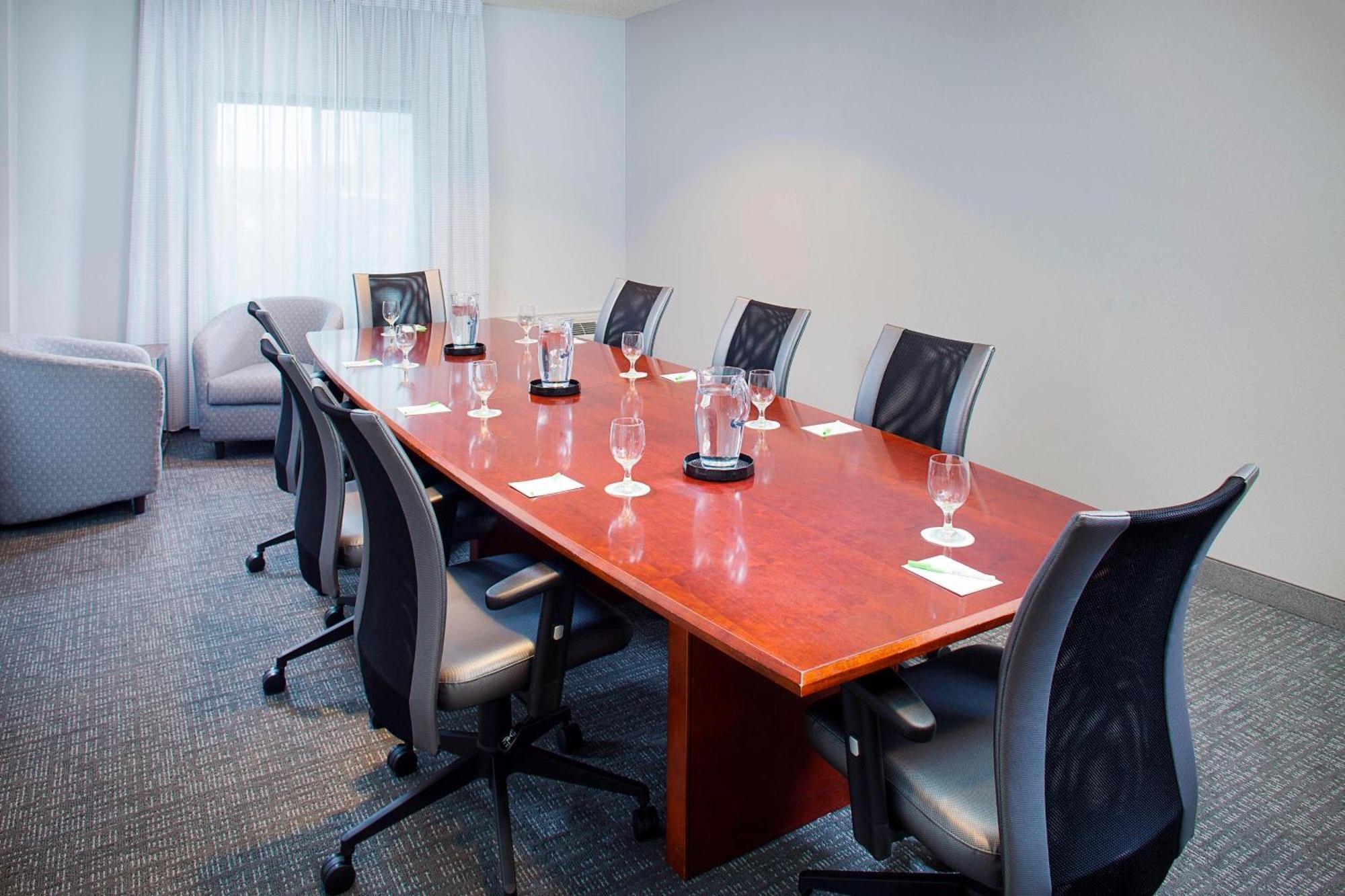 מלון Courtyard By Marriott Roanoke Airport מראה חיצוני תמונה