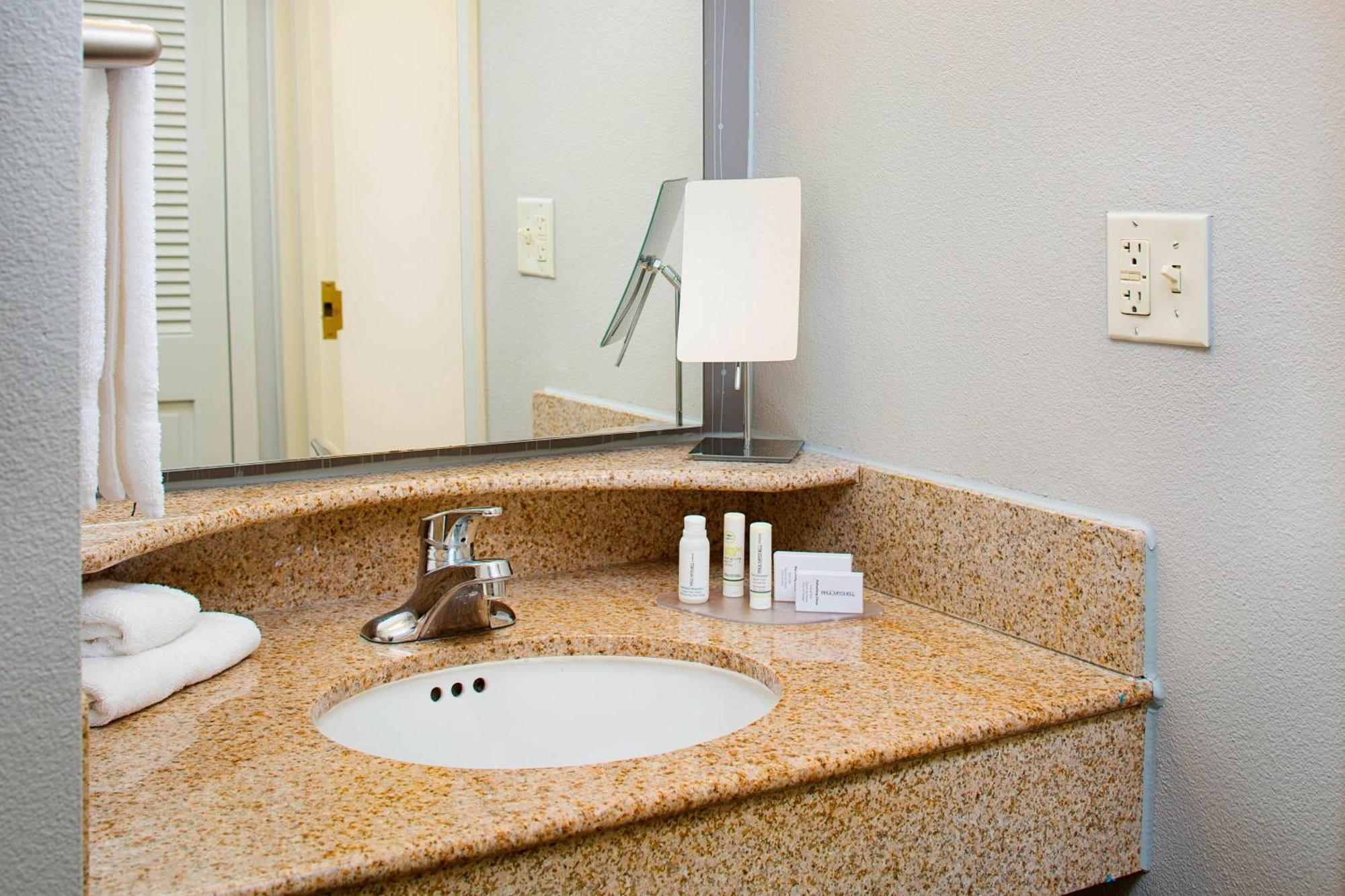 מלון Courtyard By Marriott Roanoke Airport מראה חיצוני תמונה