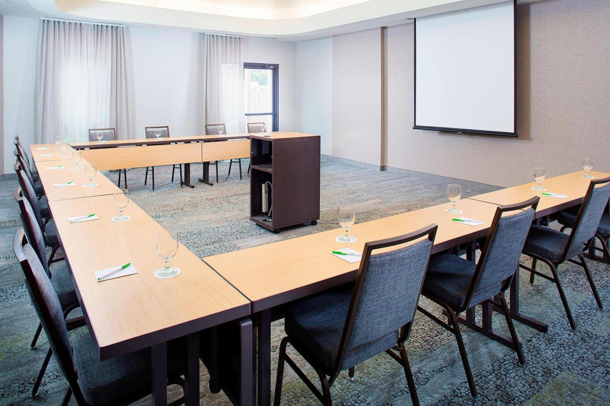מלון Courtyard By Marriott Roanoke Airport מראה חיצוני תמונה