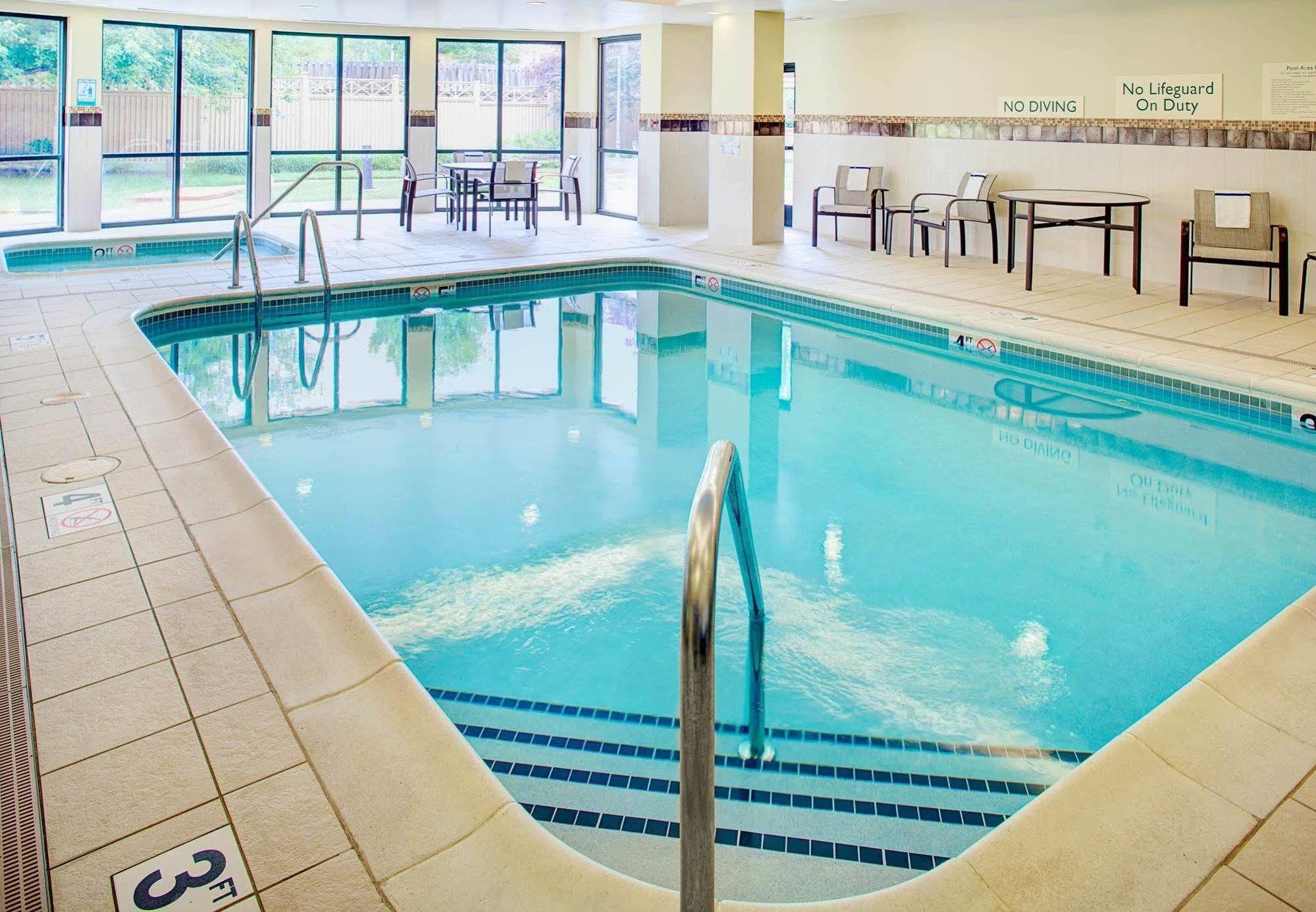 מלון Courtyard By Marriott Roanoke Airport מראה חיצוני תמונה