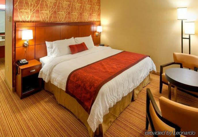 מלון Courtyard By Marriott Roanoke Airport מראה חיצוני תמונה