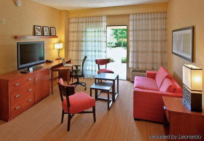 מלון Courtyard By Marriott Roanoke Airport מראה חיצוני תמונה